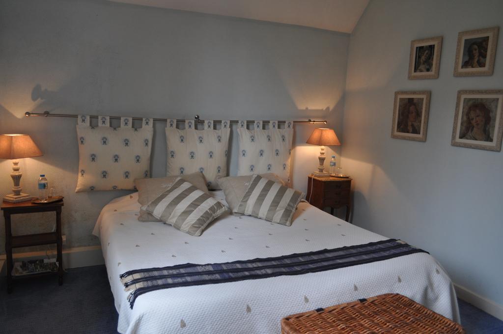 Le Chateau Des Ormes Bed & Breakfast Lambersart Rom bilde