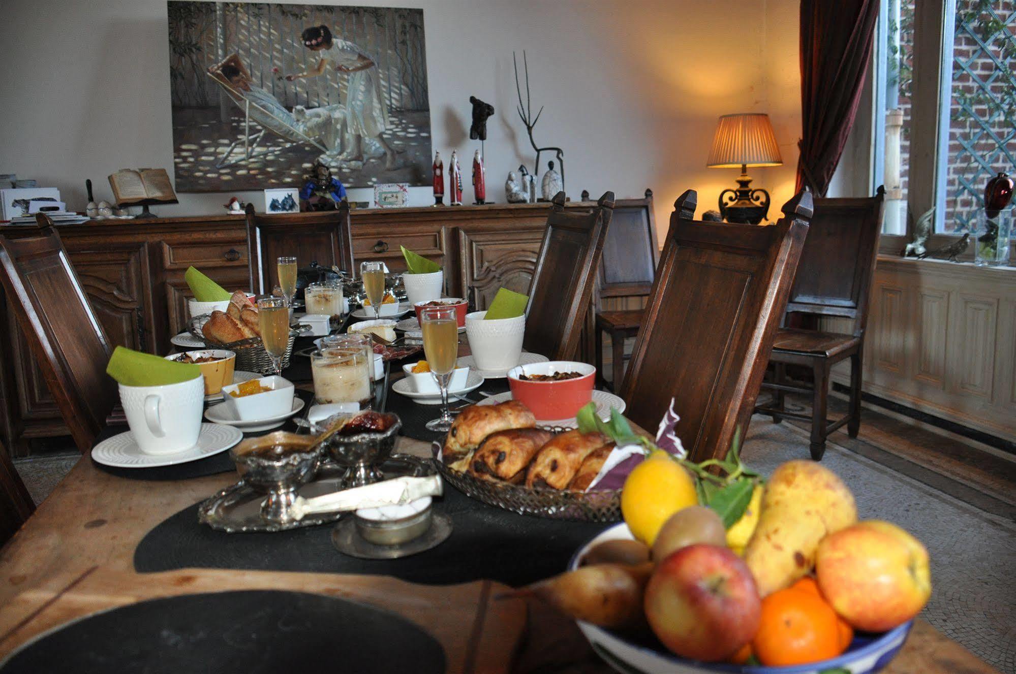 Le Chateau Des Ormes Bed & Breakfast Lambersart Eksteriør bilde